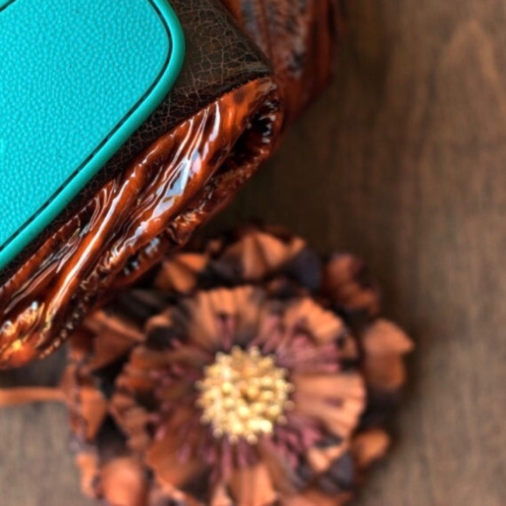 ISO / WANTED the FLOWER for tortoiseshell Tieks